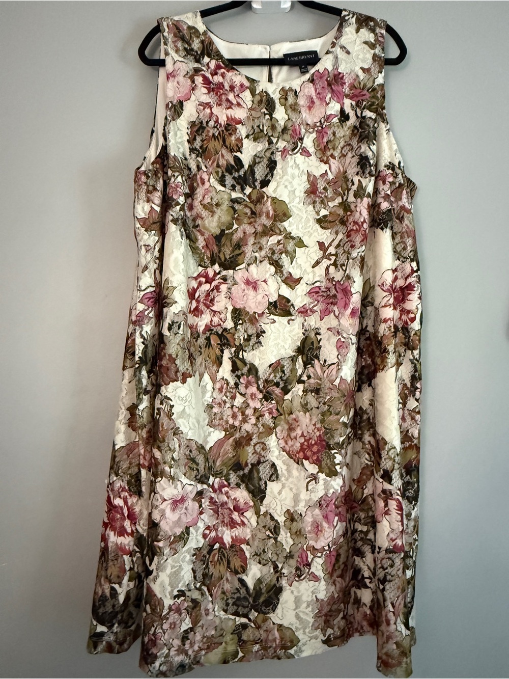 Lane Bryant Sz 22/24 Floral Lace sleeveless dress in Cream and Pinks